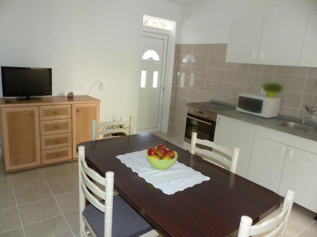 Apartments Smiljana Omiš Exterior foto